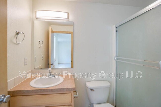 Building Photo - 1100 W 30th St