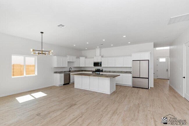 Building Photo - 7870 E 35th Pl