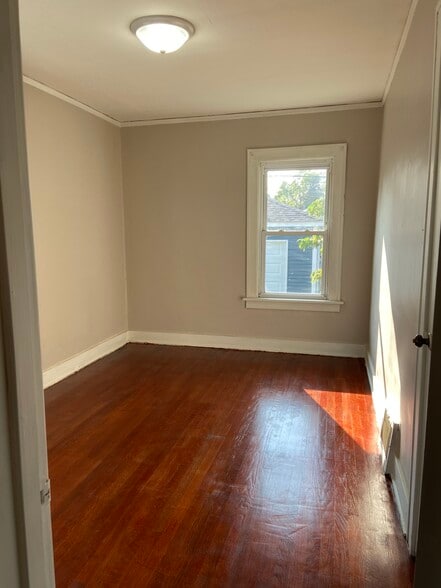 Building Photo - 7532 Jefferson Ave