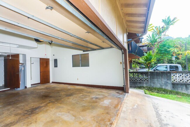 Building Photo - Kaneohe Woods – 3BR/2.5BA home with Mounta...