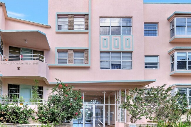 Building Photo - 6881 Bay Dr