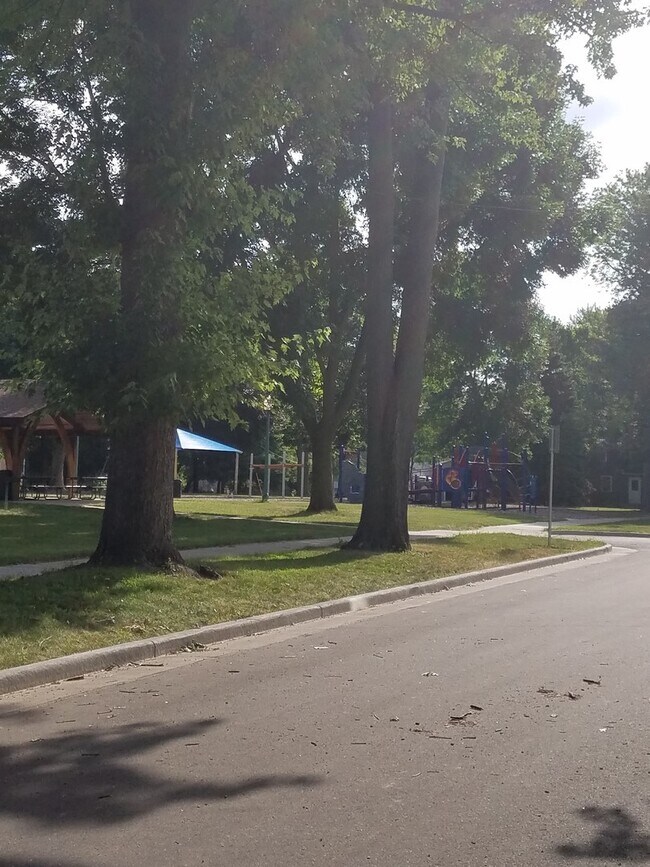 Building Photo - 1204 S Jefferson St