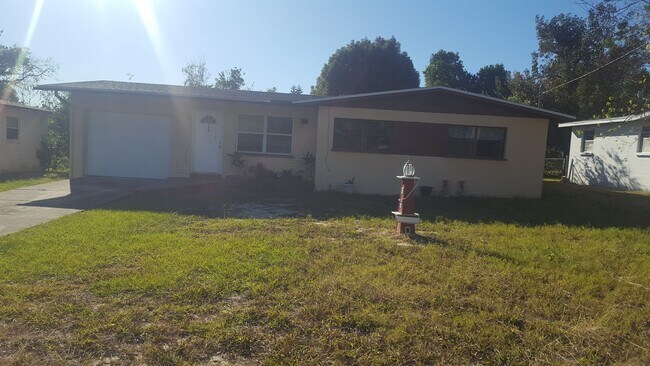 Building Photo - 3 bedroom one bath with garage