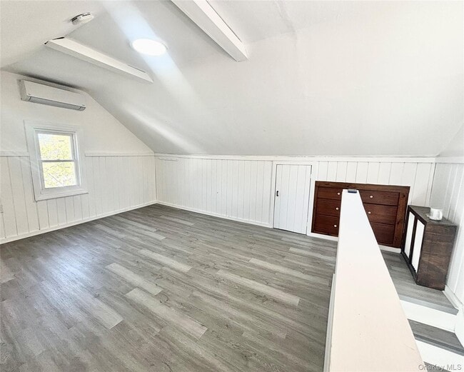 Building Photo - 66 Kenmore Rd