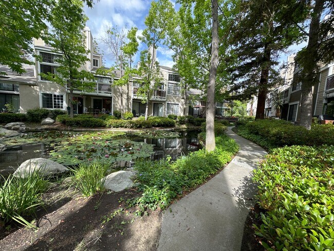 Building Photo - Morningside on the Lake Downstairs 1 Bedroom 1 Bath