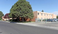 Building Photo - Pine Park Apartments