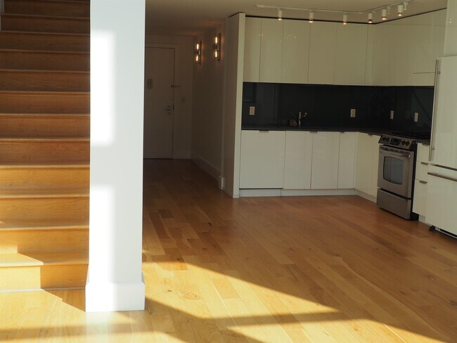 Building Photo - 50 Dey St