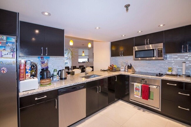 Building Photo - 170 Ocean Ln Dr