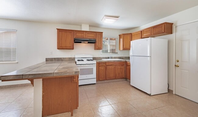 Building Photo - Sanger Home for Rent