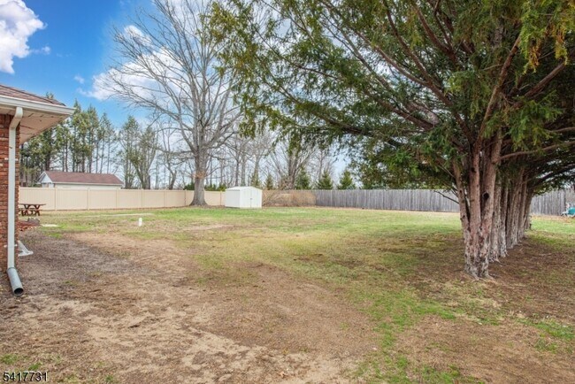 Building Photo - 129 Ryerson Rd