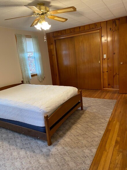 Building Photo - 131 Shaker Rd