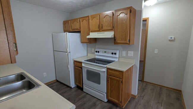 Building Photo - MN Cedar Village (861)
