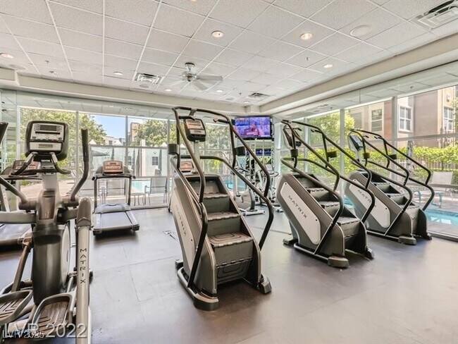 Building Photo - 38 E Serene Ave