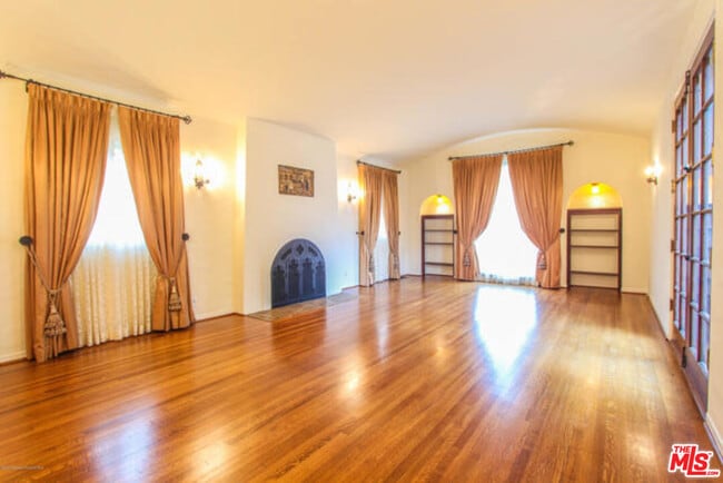 Building Photo - 440 Spencer St