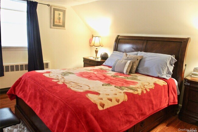 Building Photo - 117 Blydenburgh Ave