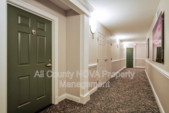 Building Photo - 11776 Stratford House Pl