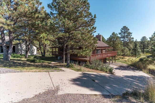 Building Photo - 6200 Pine Hollow Dr