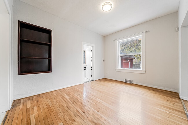 Building Photo - 1453 W 101st St