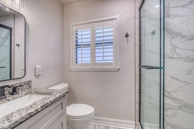 Building Photo - Treasure Island Three Bedroom, Two Bath Furnished Single Family Home on the water.