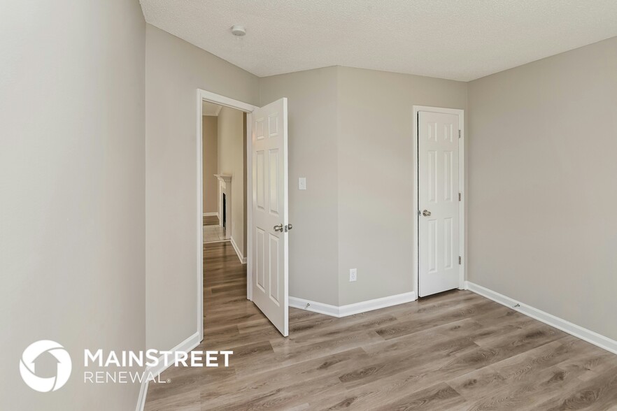 Building Photo - 14930 Rothwell Dr