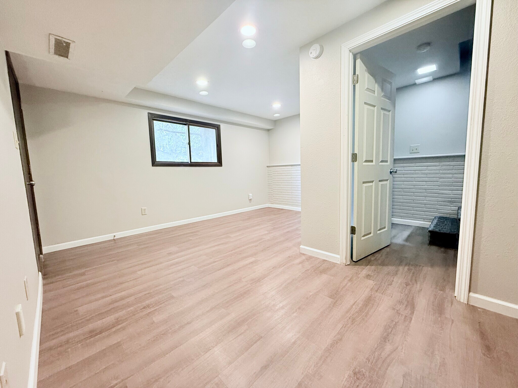 Bed #3 - 2302 W 3rd St