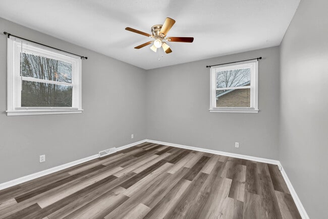 Building Photo - 134 Dave Dr