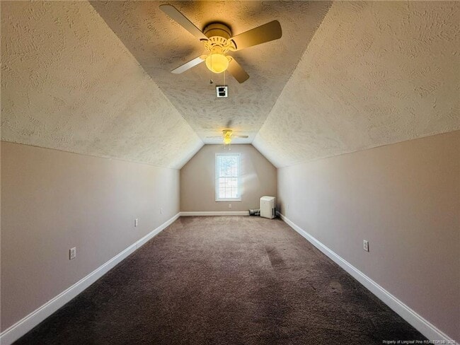 Building Photo - 318 Hawthorn Dr