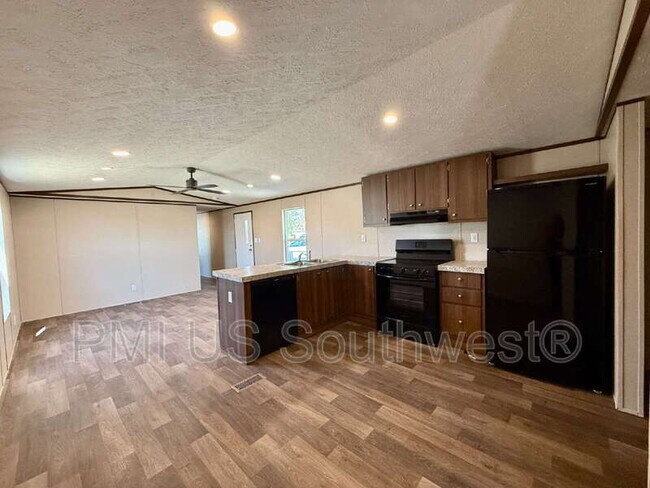 Building Photo - 1866 El Dorado Dr