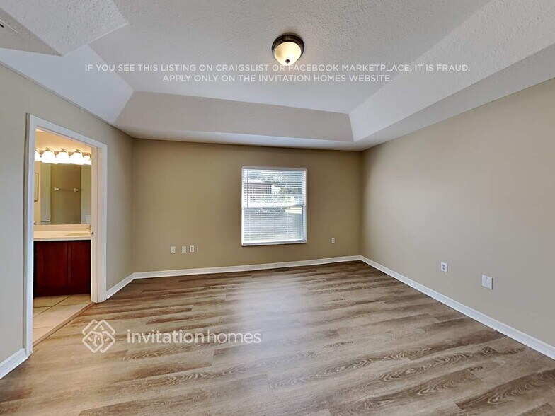 Building Photo - 327 Huron Dr