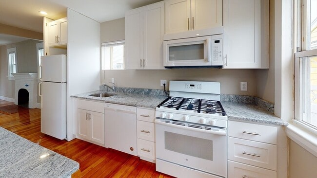 Building Photo - 14 Kelley Ct