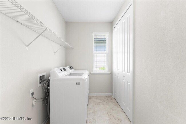 Building Photo - 154 Palisade Dr
