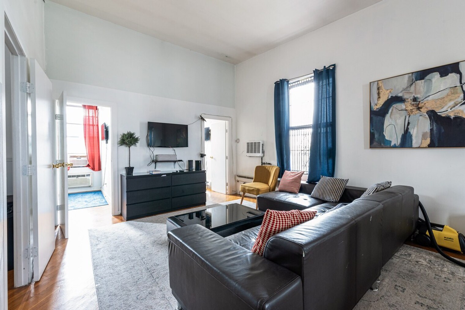 Building Photo - 2257 1st Ave