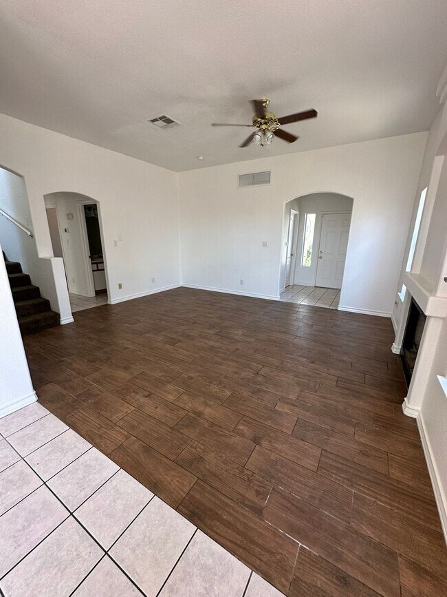 Building Photo - 3503 Northpointe Dr