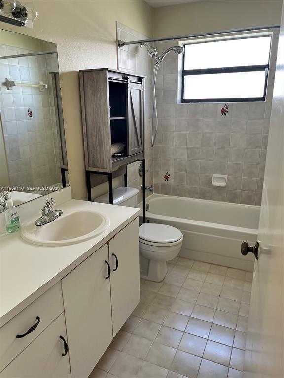 Building Photo - 15501 Dover Ct