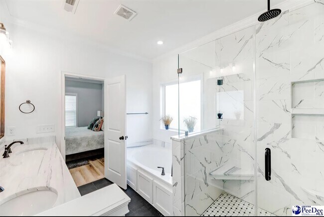 Building Photo - 4008 W Eagle St