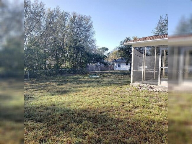 Building Photo - 4486 Yorkshire Ave