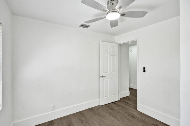 Building Photo - 1510 S 23rd Ave