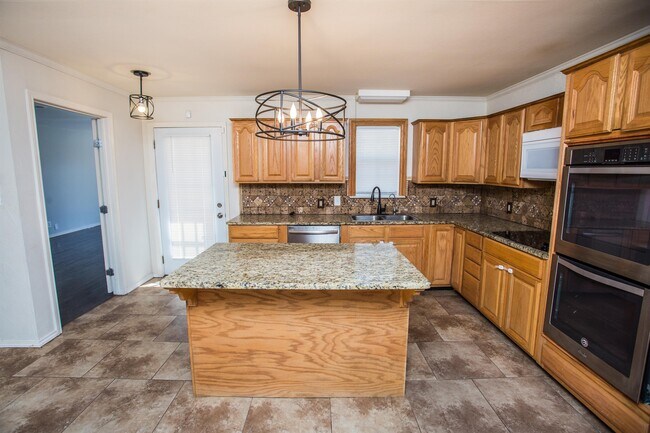 Building Photo - 4213 40th St