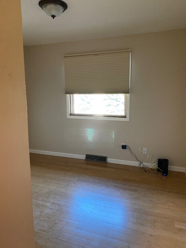 Building Photo - 128 Sunset Ridge