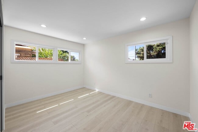 Building Photo - 15906 San Fernando Mission Blvd