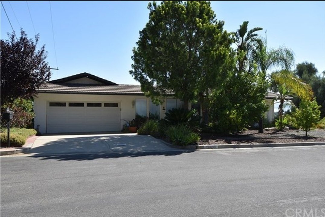 Building Photo - 15198 Darnell Dr