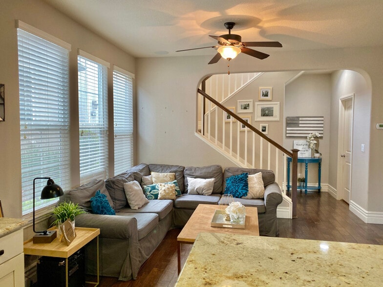 Building Photo - 192 Talmont Cir