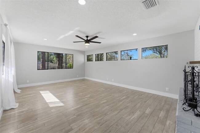 Building Photo - 1566 Woodfield Ct