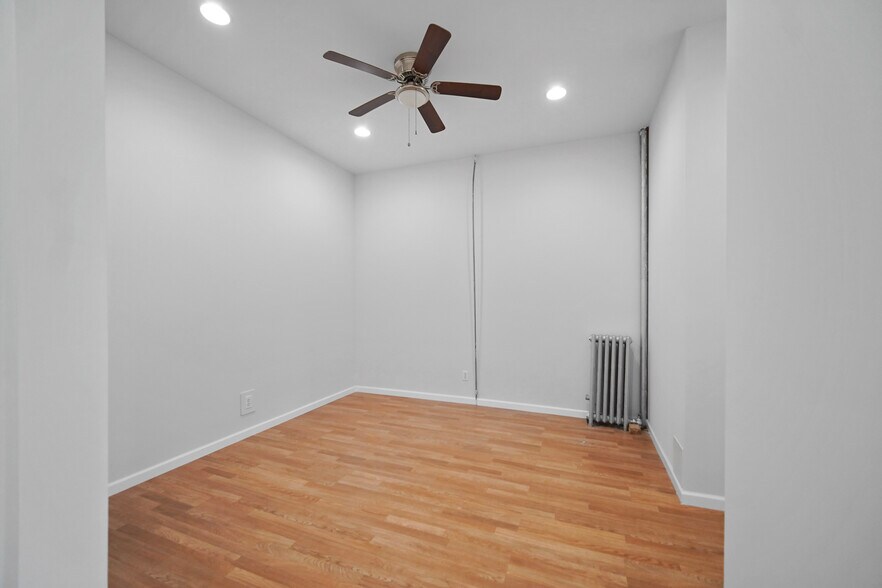Building Photo - 51 Macdougal St