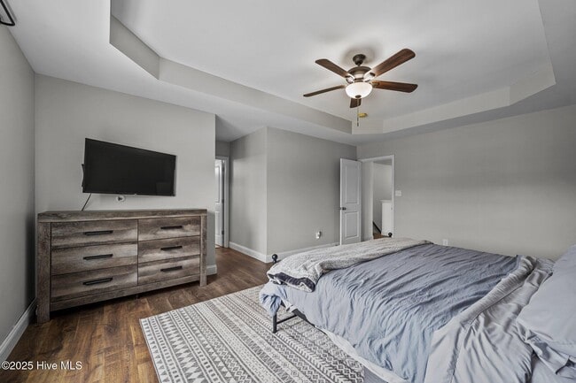 Building Photo - 300 Onyx Ct