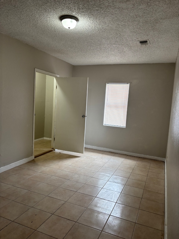 Building Photo - 230 Schmeltzer Ln