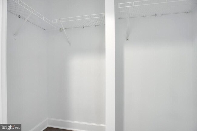 Building Photo - 3600 S Glebe Rd
