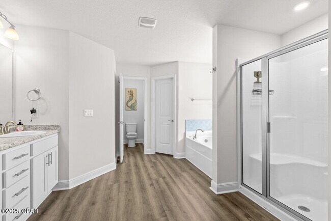 Building Photo - 104 Lake Merial Trail