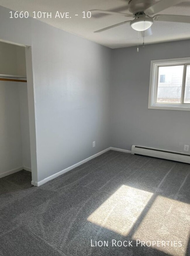 Building Photo - One-Bedroom Unit in Newport for $1,199/mon...