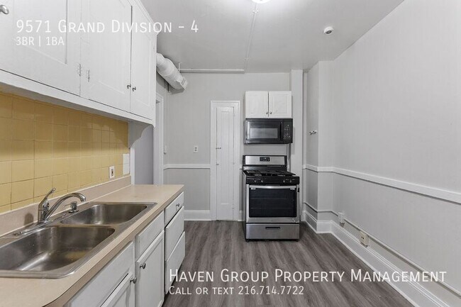Building Photo - 9571 Grand Division Ave